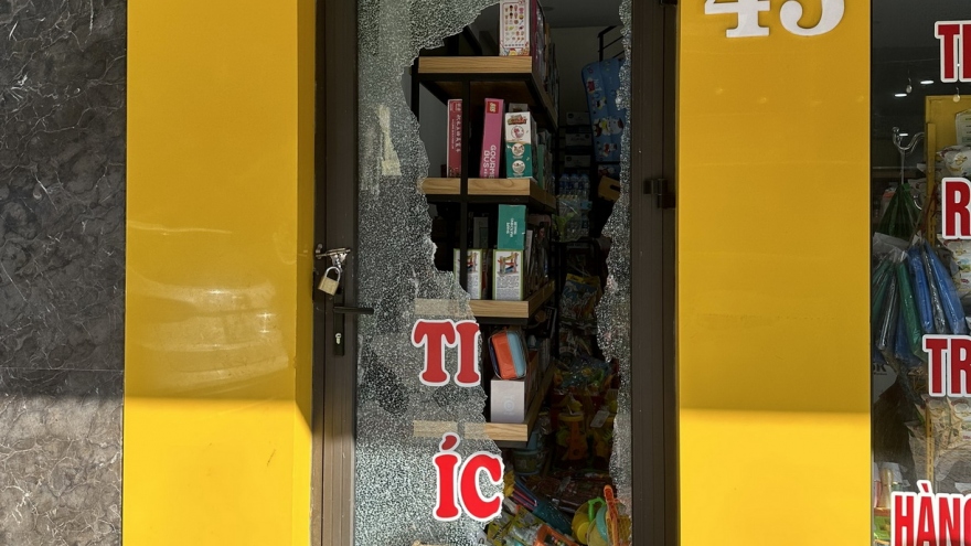 Đà Nẵng truy xét nhóm đập cửa kính ăn trộm ở siêu thị mini